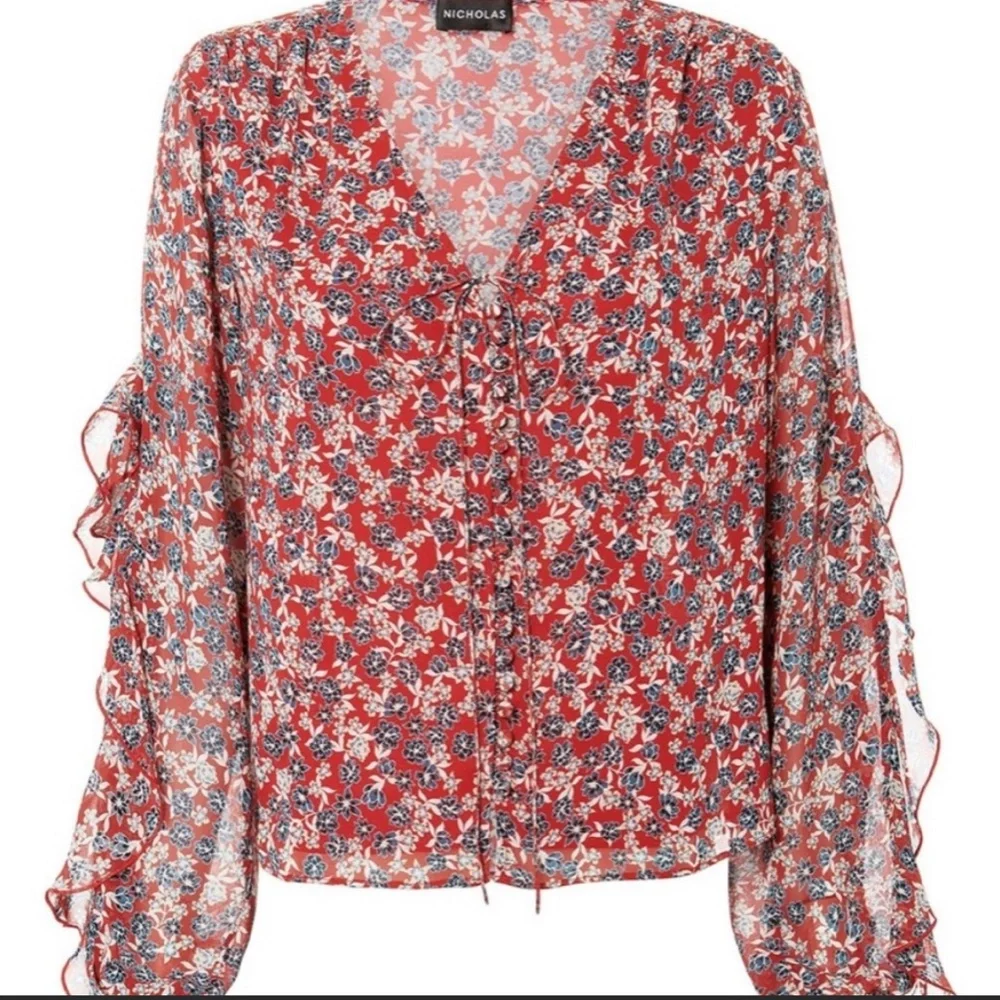 NICHOLAS floral v neck blouse - Picture 2 of 7